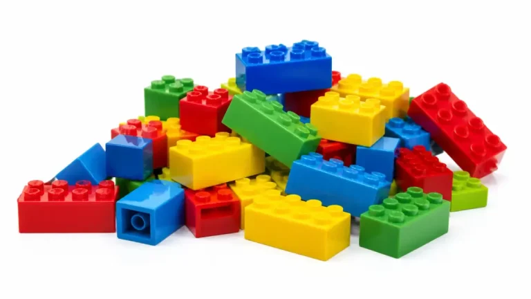 צעצועי בנייה צבעוניים