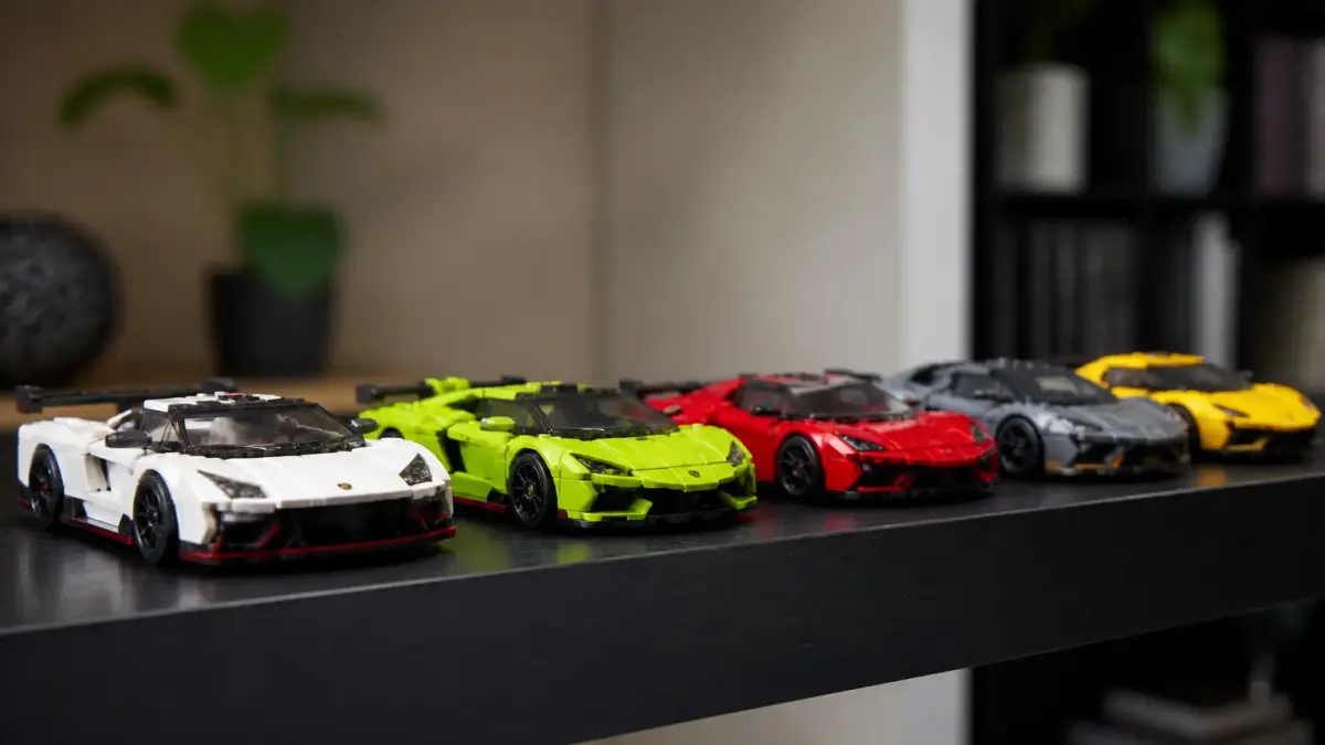 רכבי LEGO Speed Champions על מדף